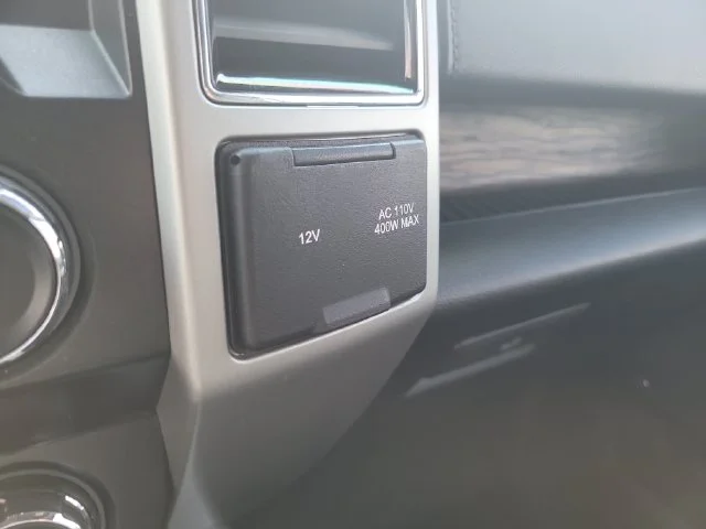 Used 2019 White Ford Lariat image 26