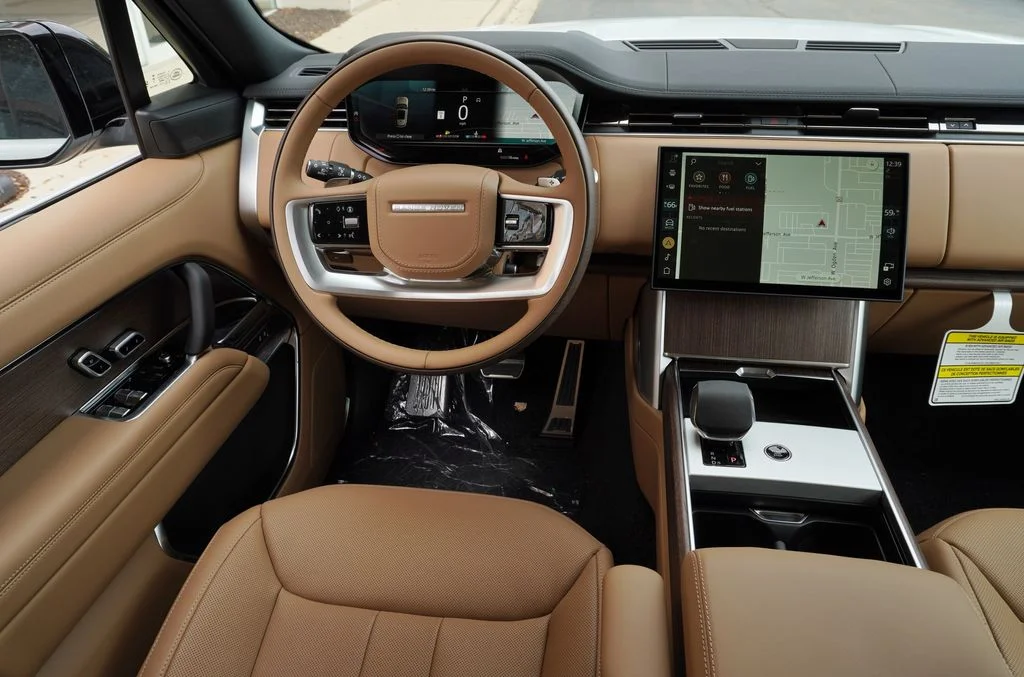 New 2026 Fuji White Land Rover SE image 13