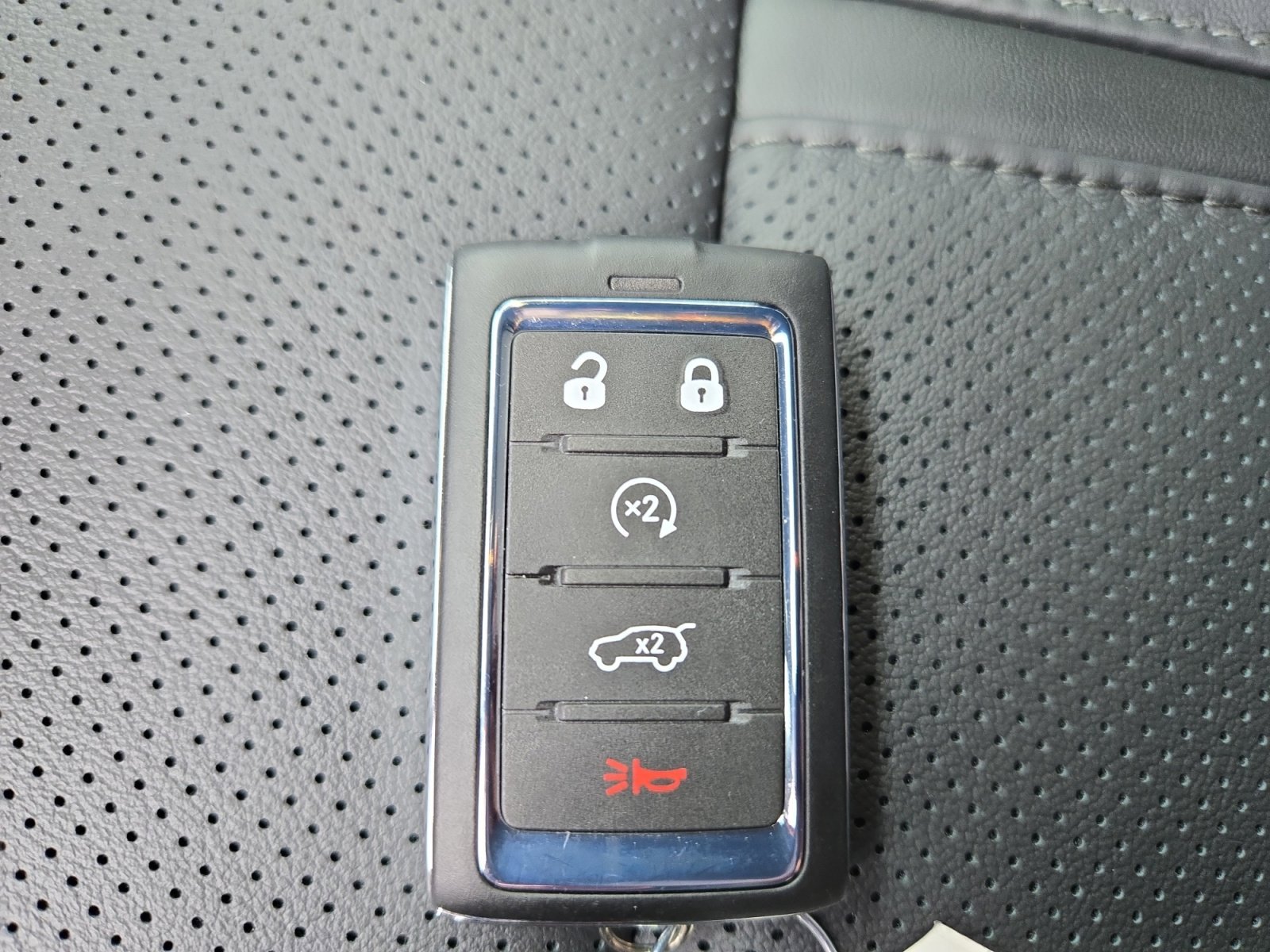 New 2026 Velvet Red Pearlcoat Jeep Limited Altitude image 28