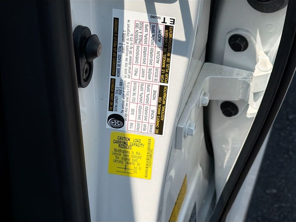 Used 2021 White Lexus 500 Base image 36