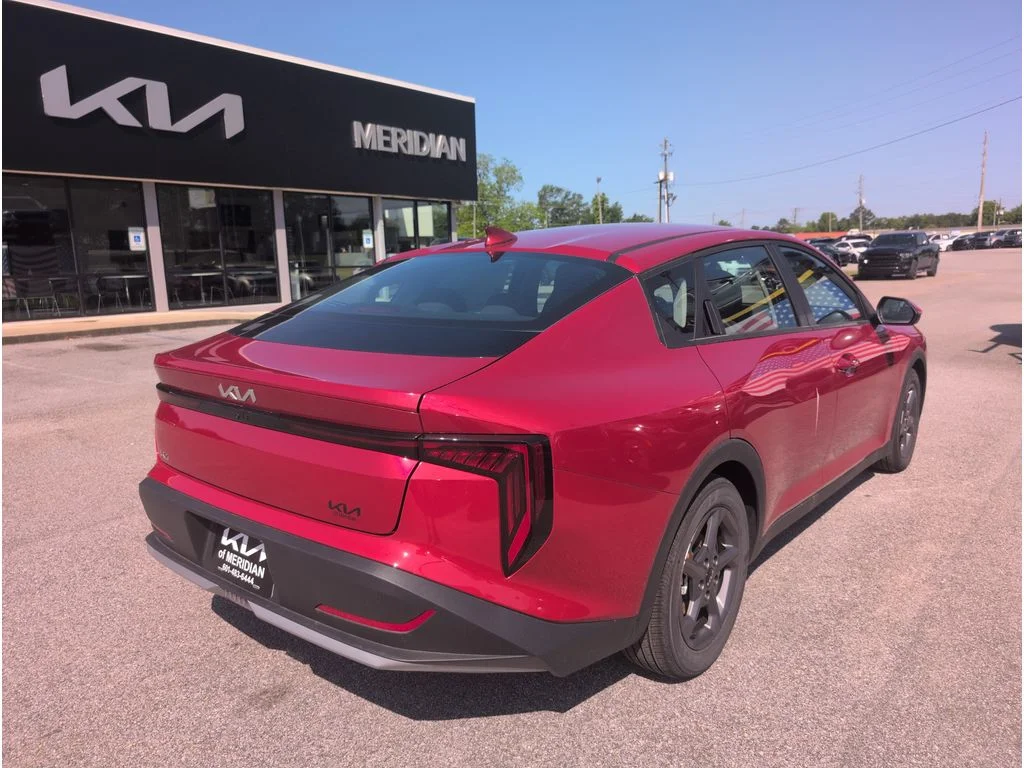 2025 Kia K4 LXS - Photo 9