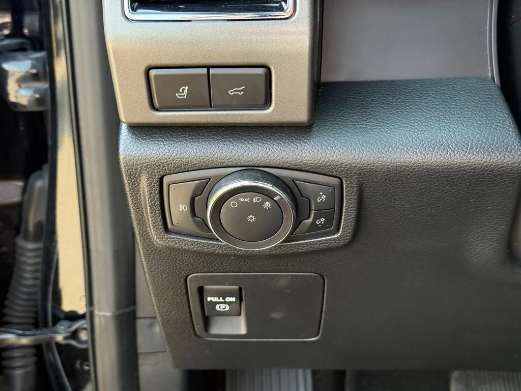 Used 2021 Black Ford XLT image 18