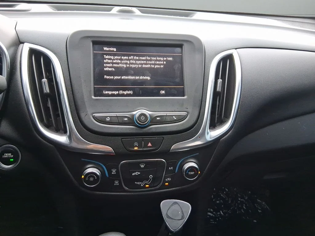 Used 2022 White Chevrolet LT image 12