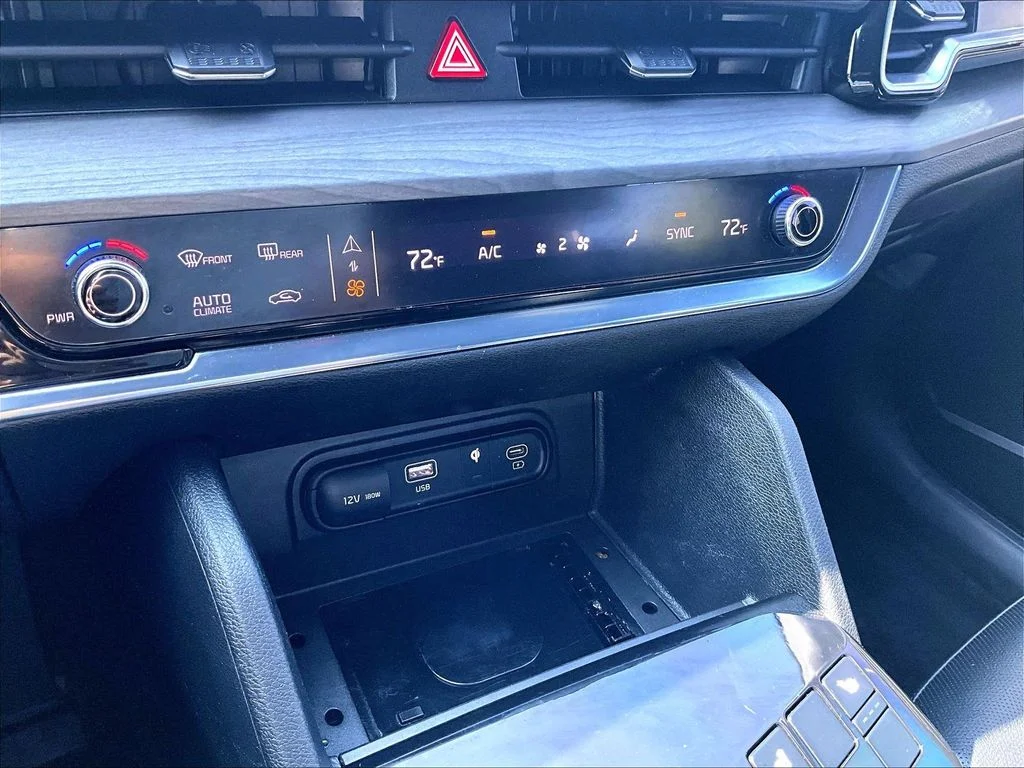 Used 2023 Green Kia X-Line image 32