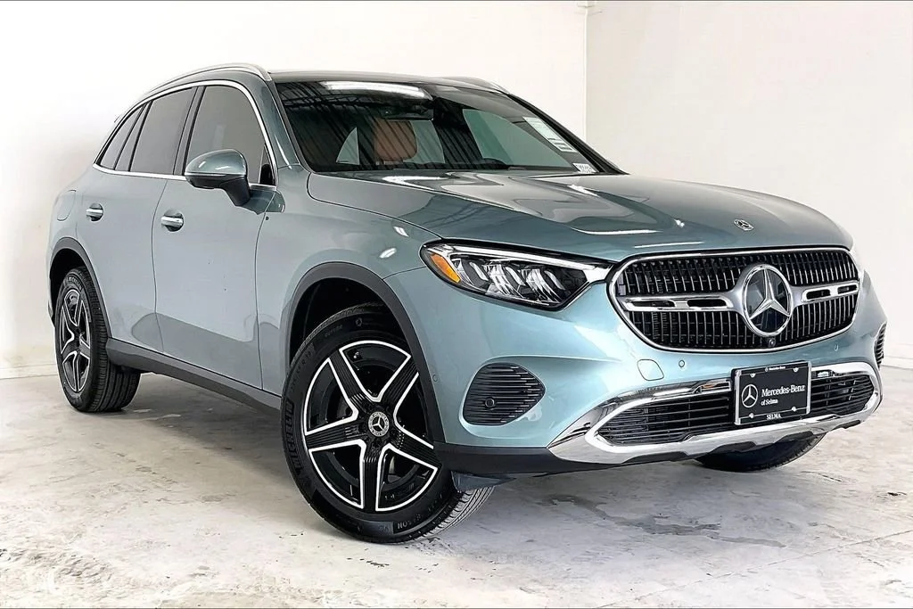 New 2026 Verde Silver Metallic Mercedes-Benz GLC 300 image 13
