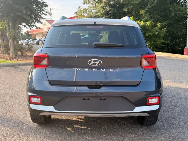 Used 2023 White Hyundai Limited image 4