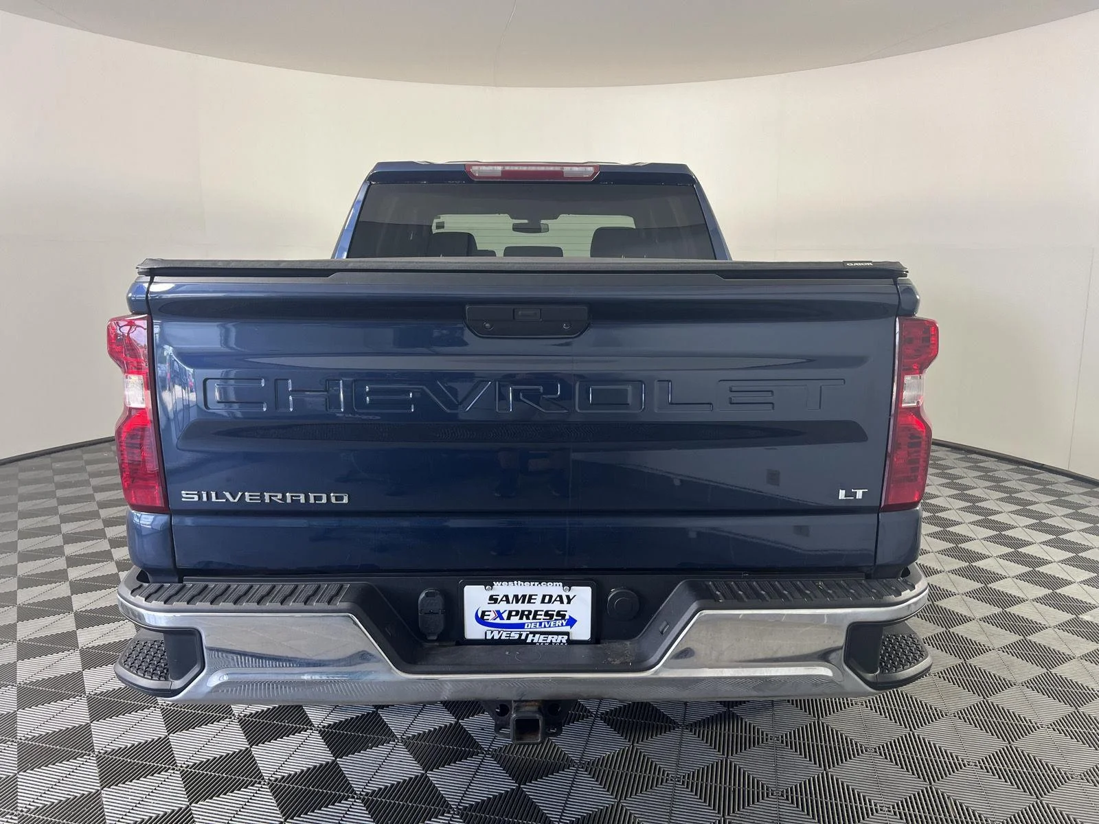 Used 2022 Northsky Blue Metallic Chevrolet LT image 3