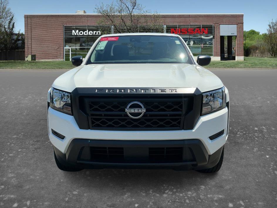 Used 2023 Glacier White Nissan S image 6