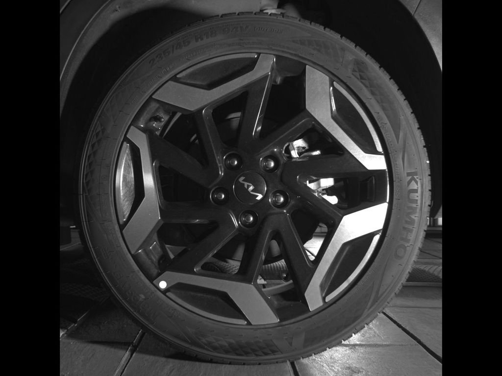 Used 2024 Fusion Black Kia SX image 11