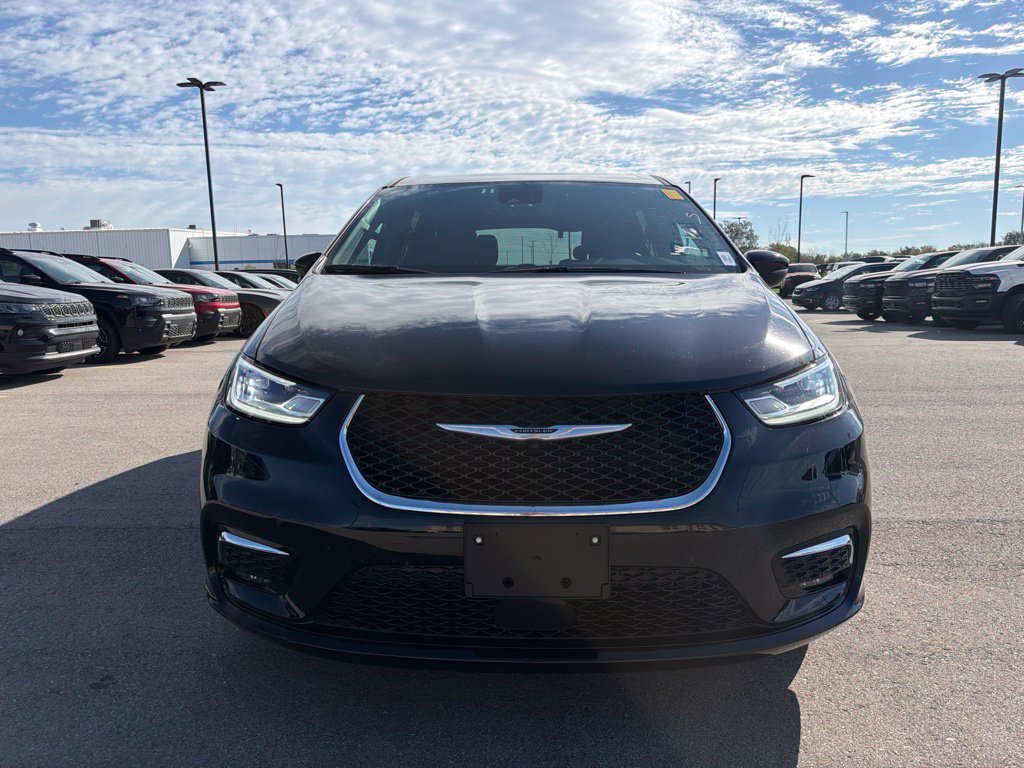 Used 2026 Chrysler Pacifica Select with VIN 2C4RC1BG0TR260486 for sale in Kansas City