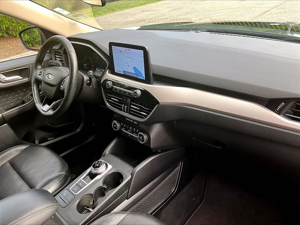 Used 2020 Black Ford SEL image 14
