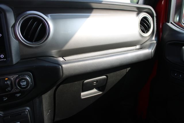 Used 2020 Red Jeep Unlimited Sahara image 19