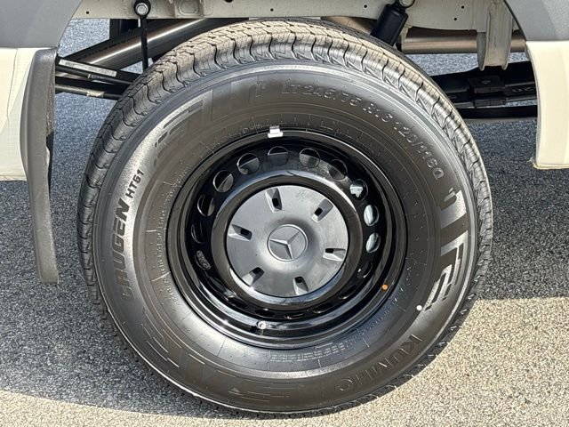New 2026 Pebble Gray Mercedes-Benz Cargo 170 WB image 31
