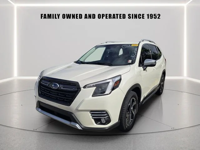 2023 Subaru Forester Touring's photo