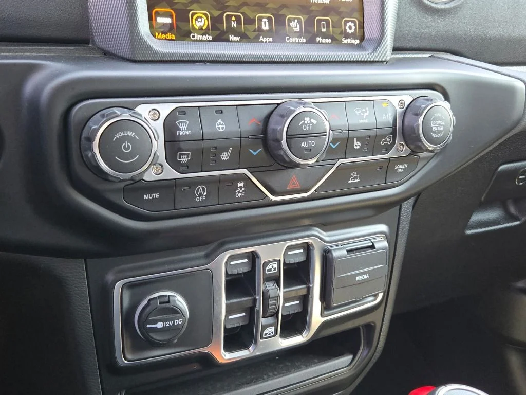 Used 2022 Gray Jeep Overland image 29