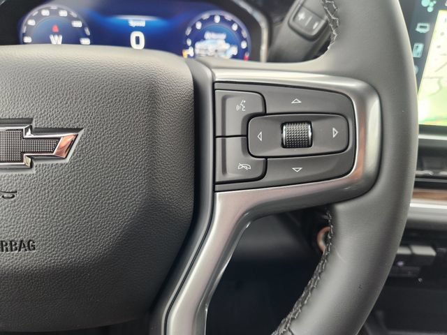 New 2026 Summit White Chevrolet LT image 30