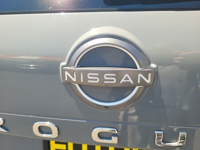 Used 2023 Gray Nissan SL image 10