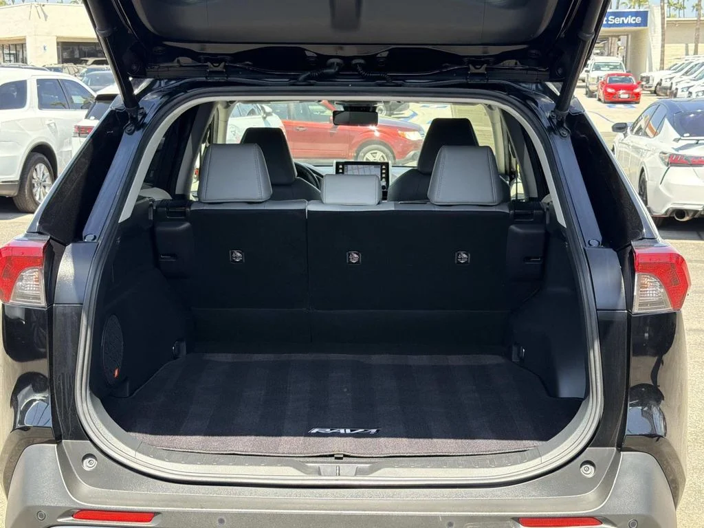 Used 2019 Midnight Black Metallic Toyota Limited image 29