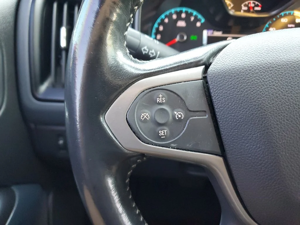 Used 2017 CAJUN RED TINTCOAT Chevrolet 4WD Z71 image 20
