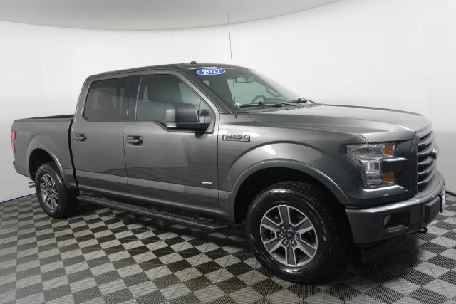 Used 2017 Magnetic Metallic Ford XLT image 2