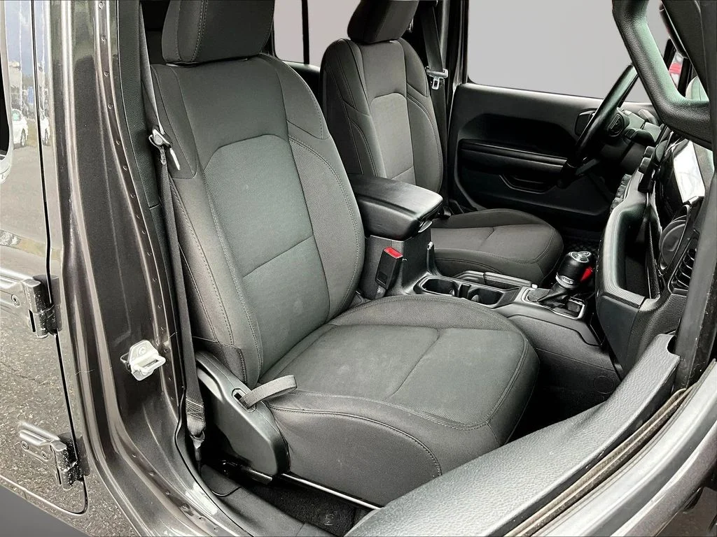 Used 2020 Gray Jeep Unlimited Sport Altitude image 27