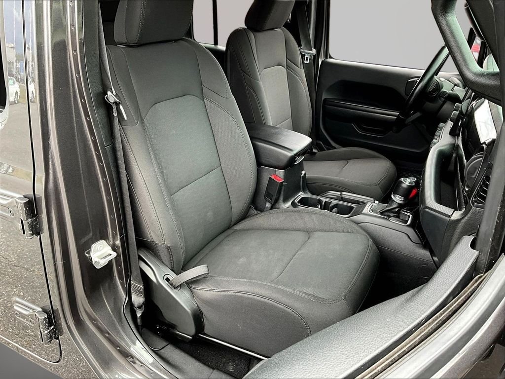 Used 2020 Gray Jeep Unlimited Sport Altitude image 27
