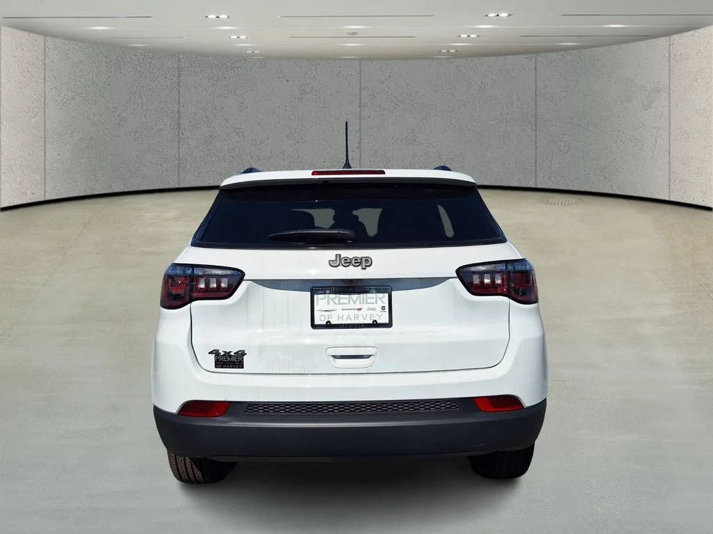 New 2026 Bright White Clearcoat Jeep Latitude image 6