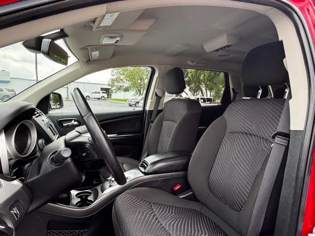 Used 2020 Red Dodge SE image 9