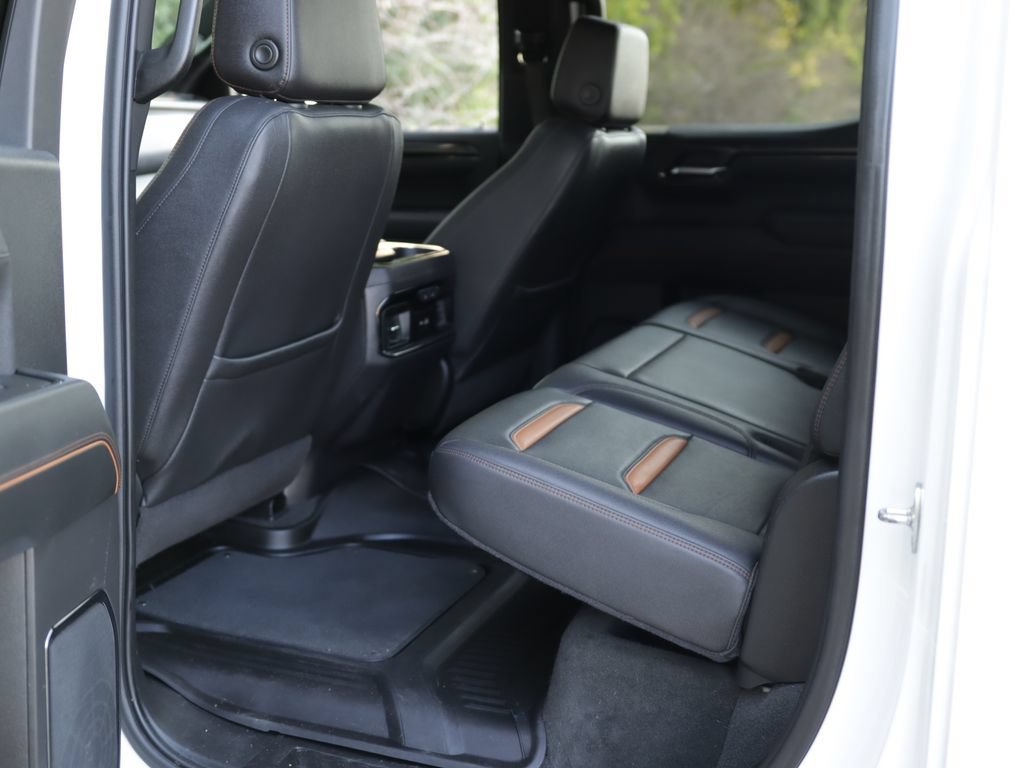 Used 2023 SUMMIT WHITE GMC AT4 image 31
