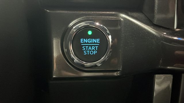 Used 2023 Agate Black Metallic Ford XLT image 37