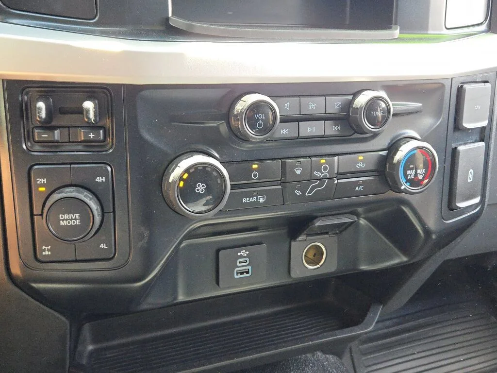 Used 2024 Oxford White Ford XL image 19