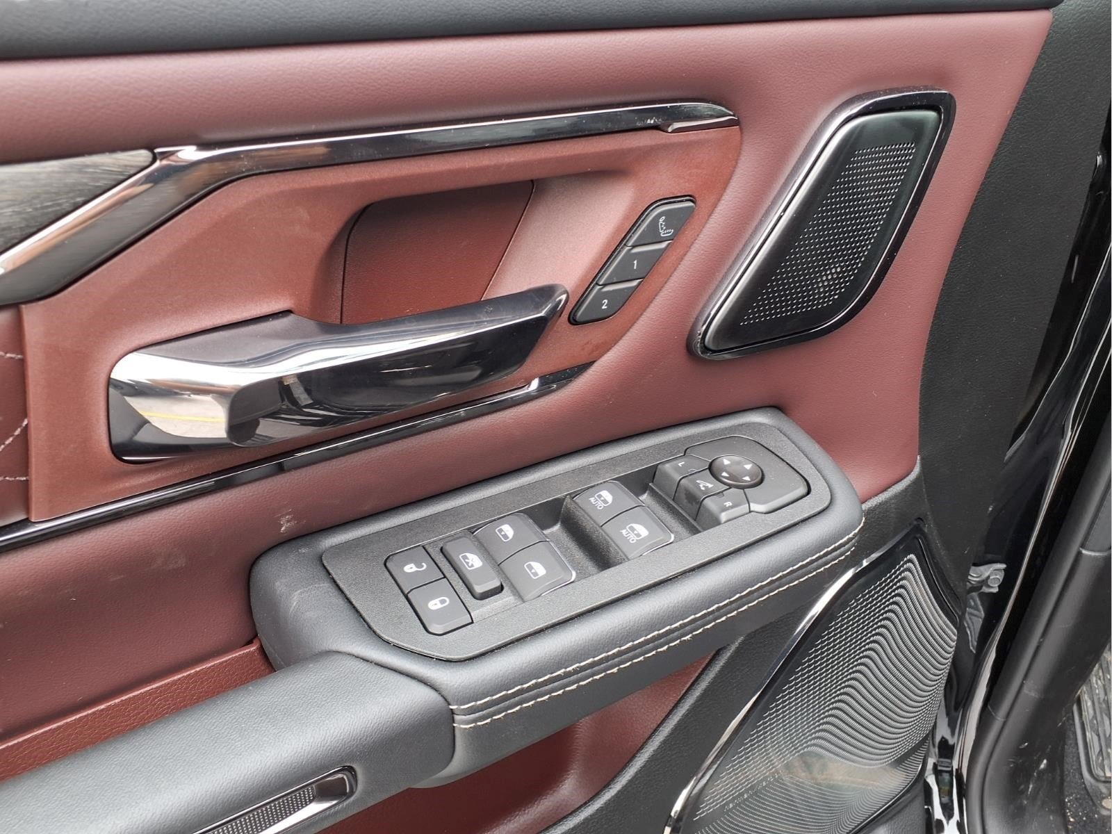 New 2026 Diamond Black Crystal Pearl-Coat Exterior Paint RAM Limited image 15