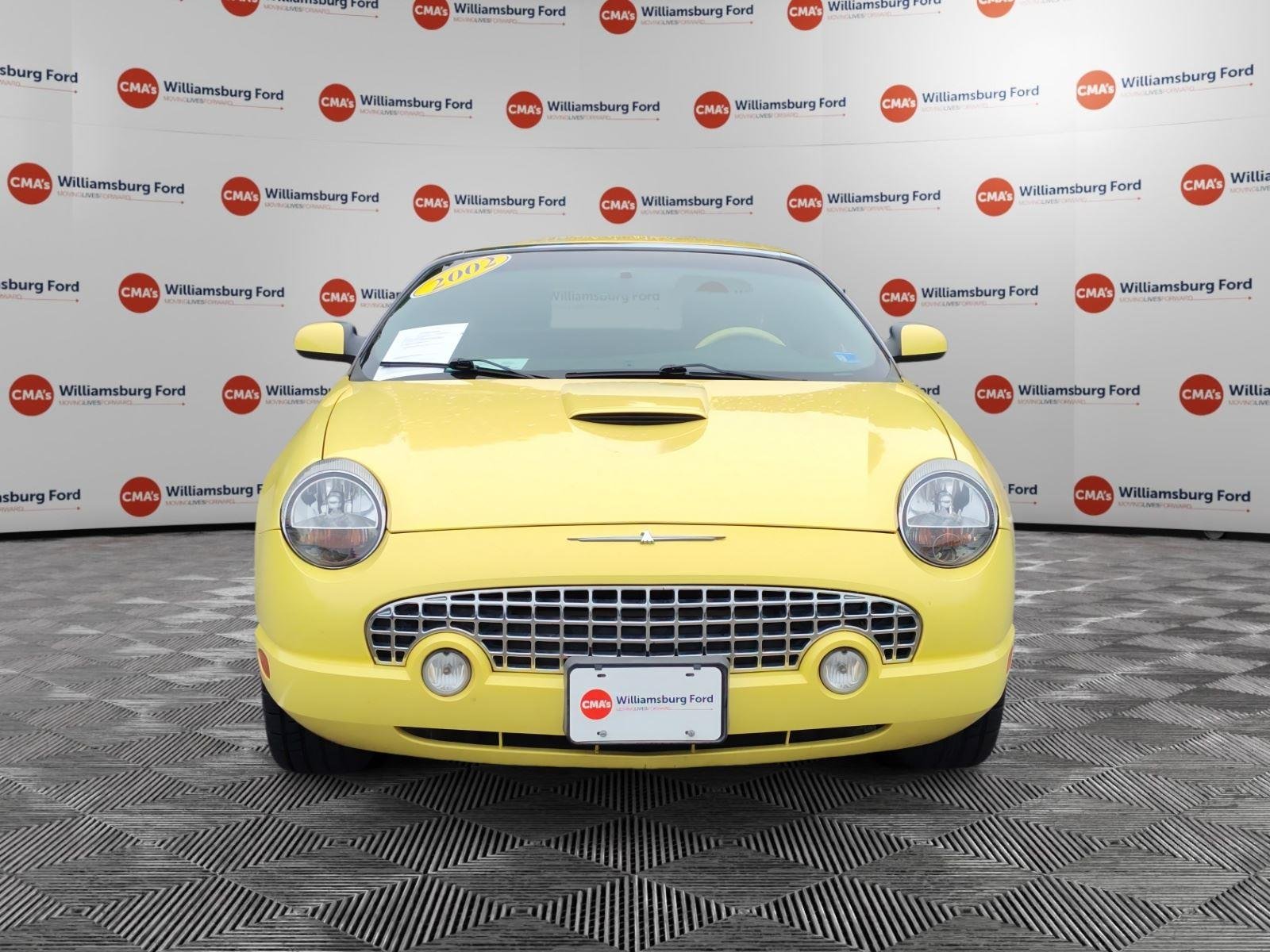 Used 2002 Inspiration Yellow Ford Deluxe image 8