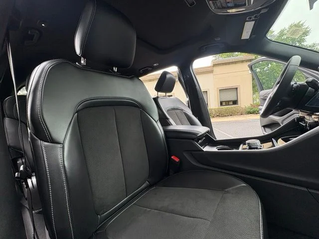 Used 2025 Diamond Black Jeep Altitude X image 17