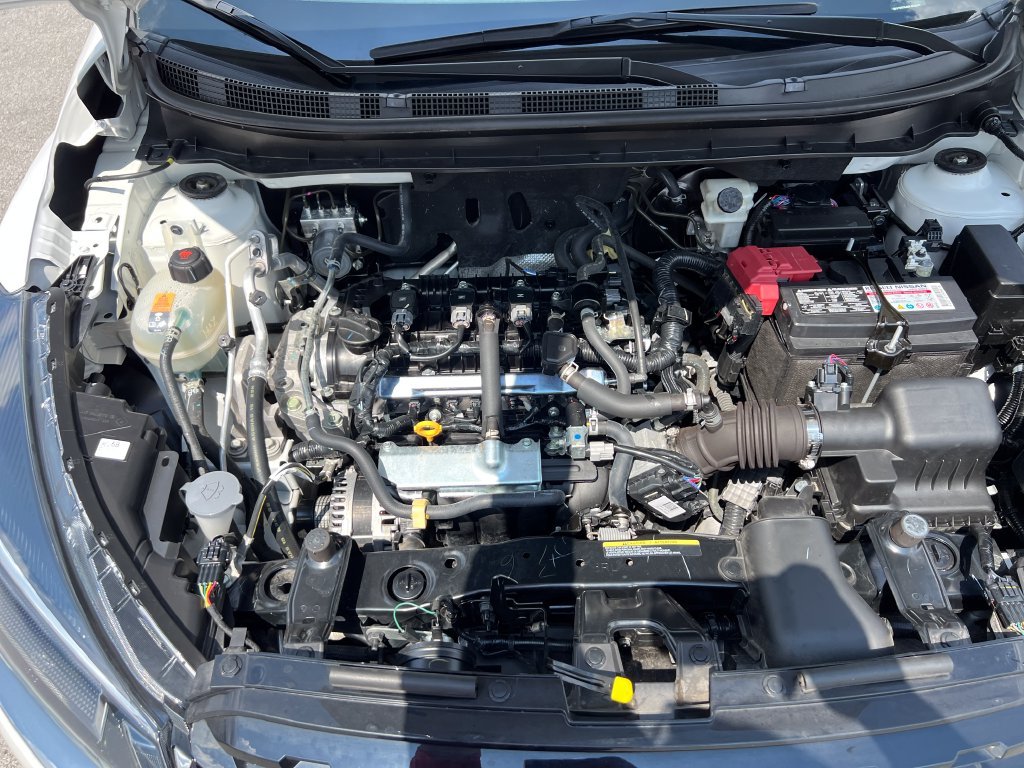 Used 2024 White Nissan SR image 27