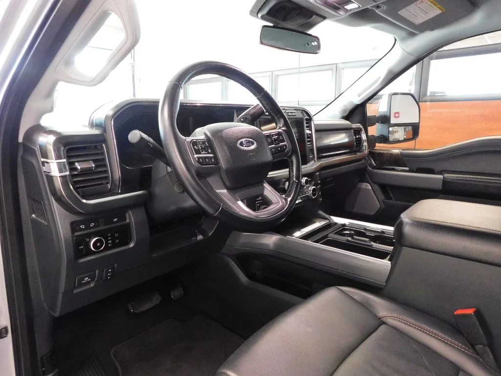 Used 2024 Iconic Silver Metallic Ford Lariat image 14