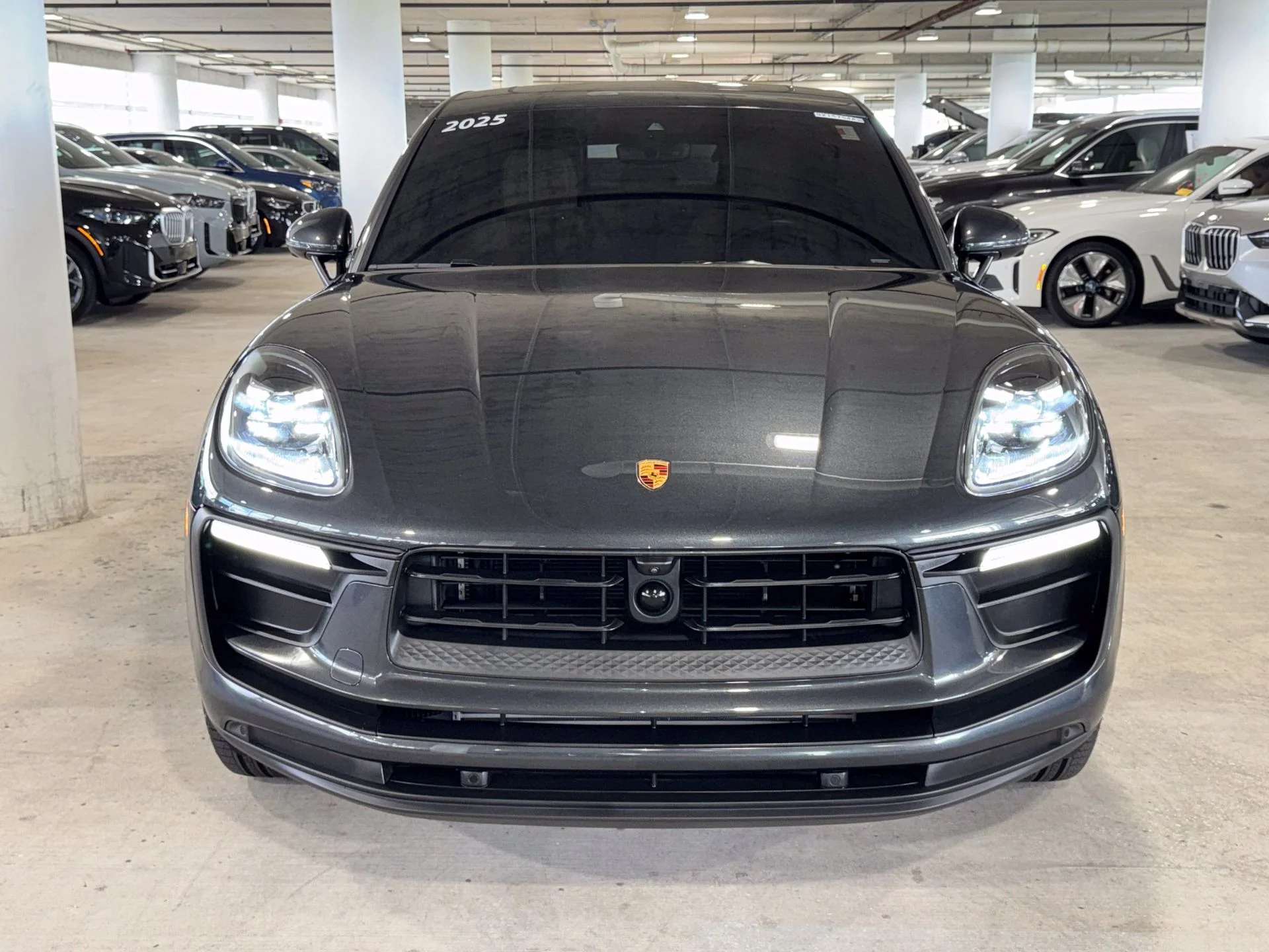 Used 2025  Porsche T image 3