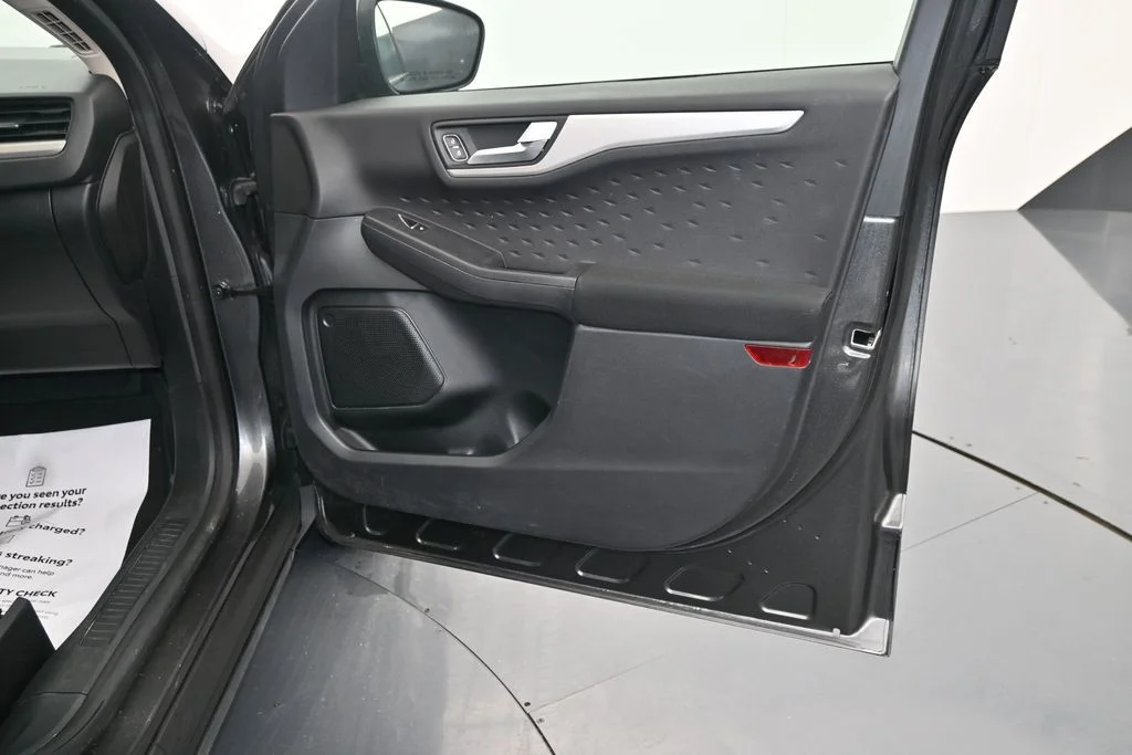 Used 2020 Gray Ford SE image 12