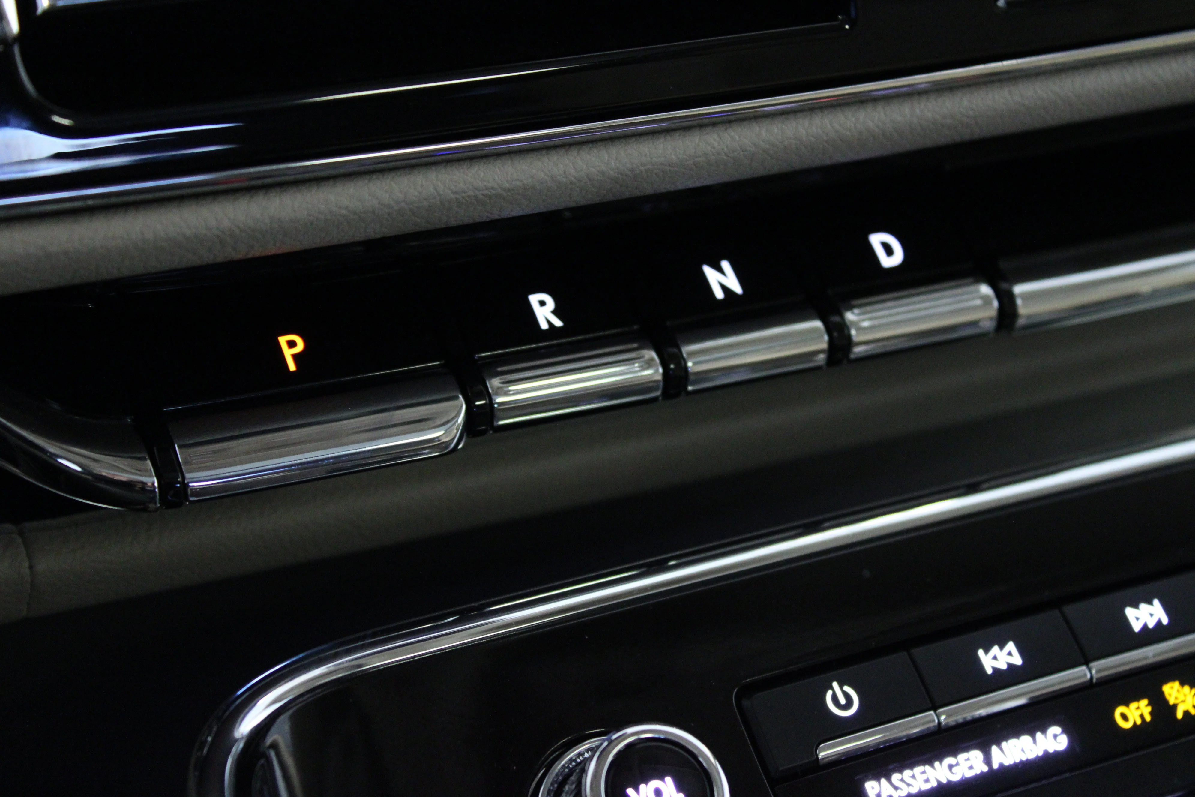 Used 2024 Ceramic Pearl Metallic Tri-Coat Lincoln Reserve image 24