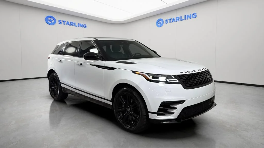 Used 2023 White Land Rover R-Dynamic S image 30
