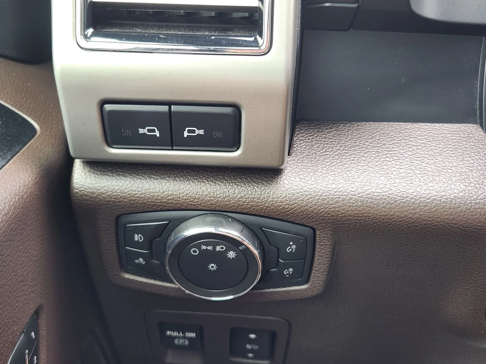 Used 2020 White Ford King Ranch image 22