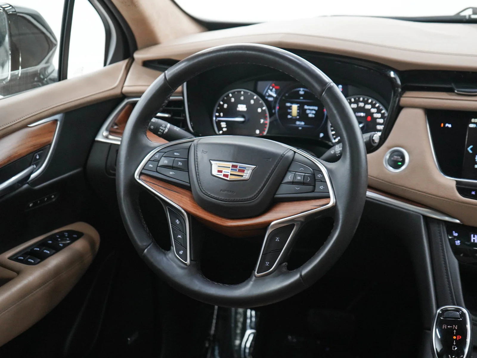 Used 2018 Stellar Black Metallic Cadillac Platinum AWD image 13