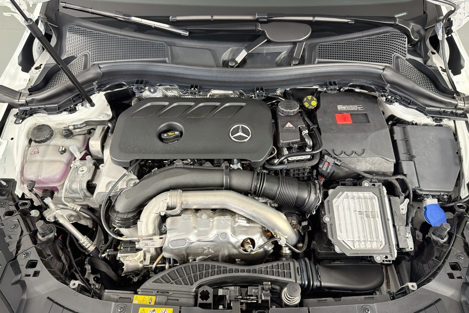 New 2026 Polar White Mercedes-Benz GLA 250 SUV image 10