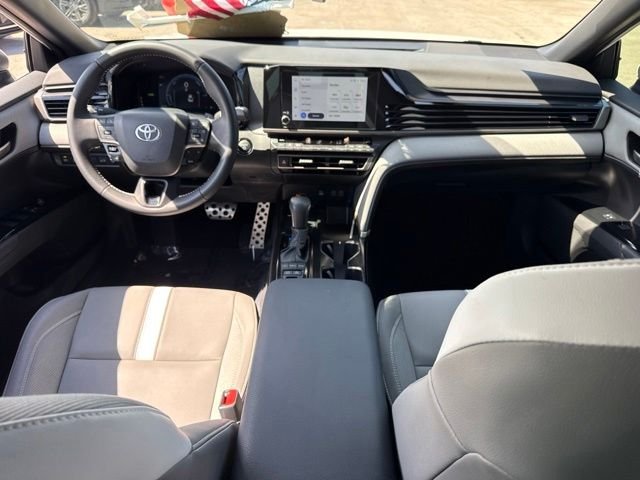 2025 Toyota Camry SE - Photo 16