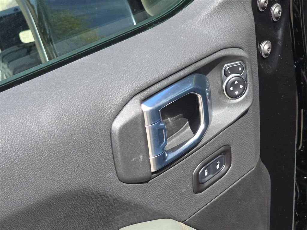 New 2026 Black Clear-Coat Exterior Paint Jeep Mojave X image 19