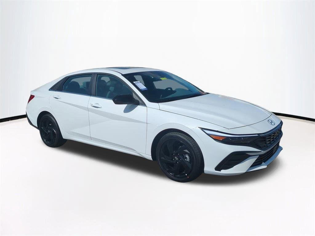 New 2026 White Hyundai SEL Sport Premium image 2