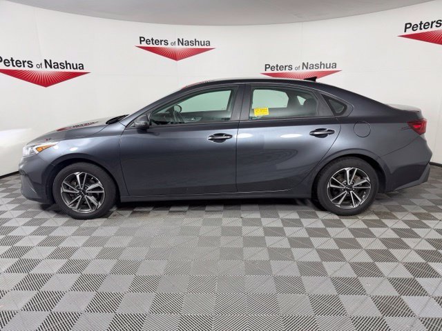 Used 2022 Gray Kia LXS image 4