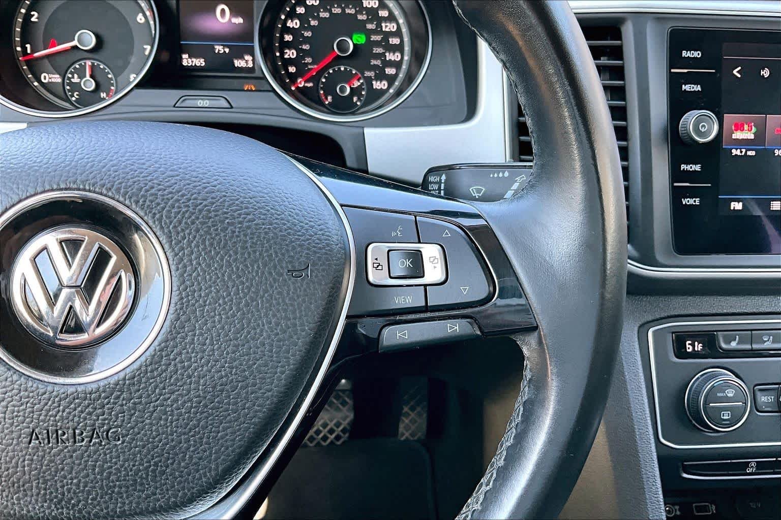 Used 2019 DEEP BLACK PEARL EFFECT Volkswagen 3.6L V6 SE w/Technology image 25