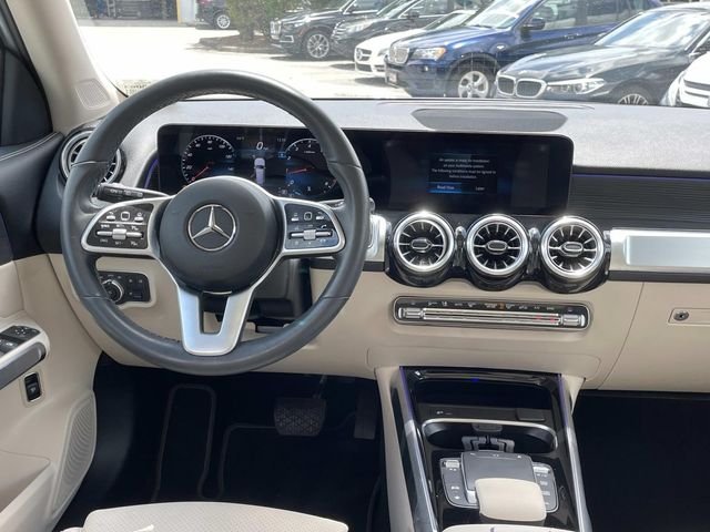 Used 2022  Mercedes-Benz GLB 250 image 13
