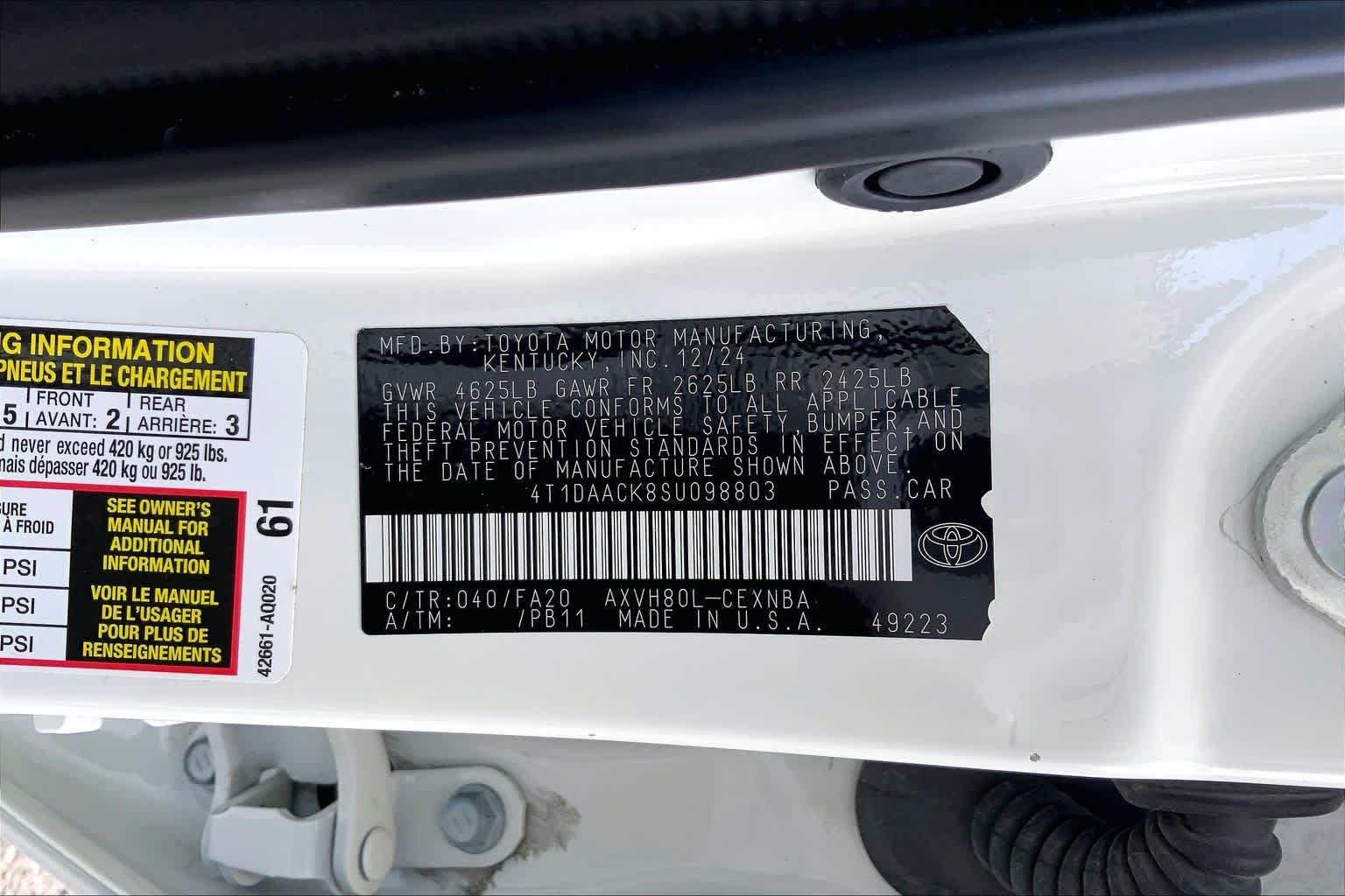 Used 2025 Ice Cap Toyota LE image 36